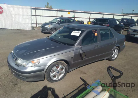 2001 Saab 9-5 Se z USA, uszkodzony, nr VIN YS3EF48Z213045447
